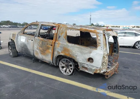 2016 GMC Yukon Xl Sle z USA, uszkodzony, nr VIN 1GKS1FKC2GR262306